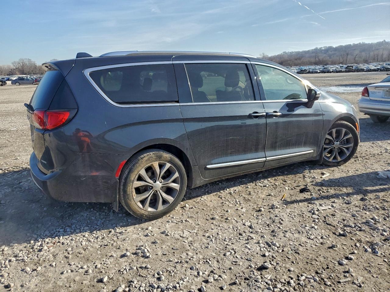 2020 Chrysler Pacifica - Фото 3