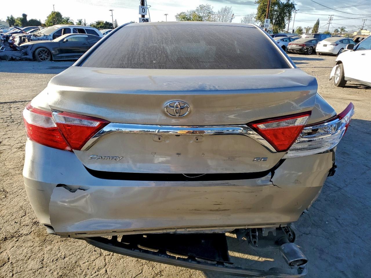 2015 Toyota Camry Le - Фото 6