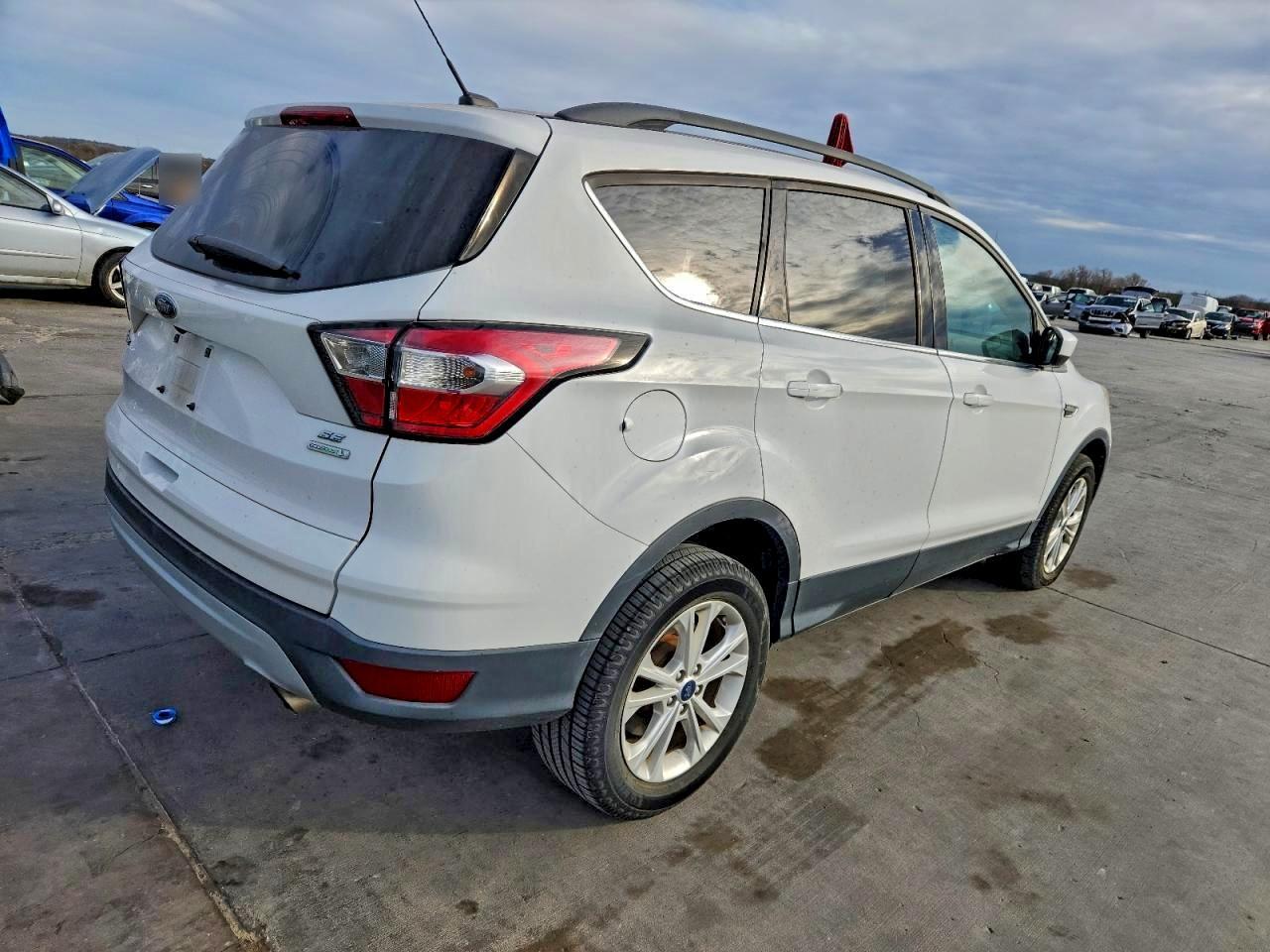 2018 Ford Escape Se - Фото 3