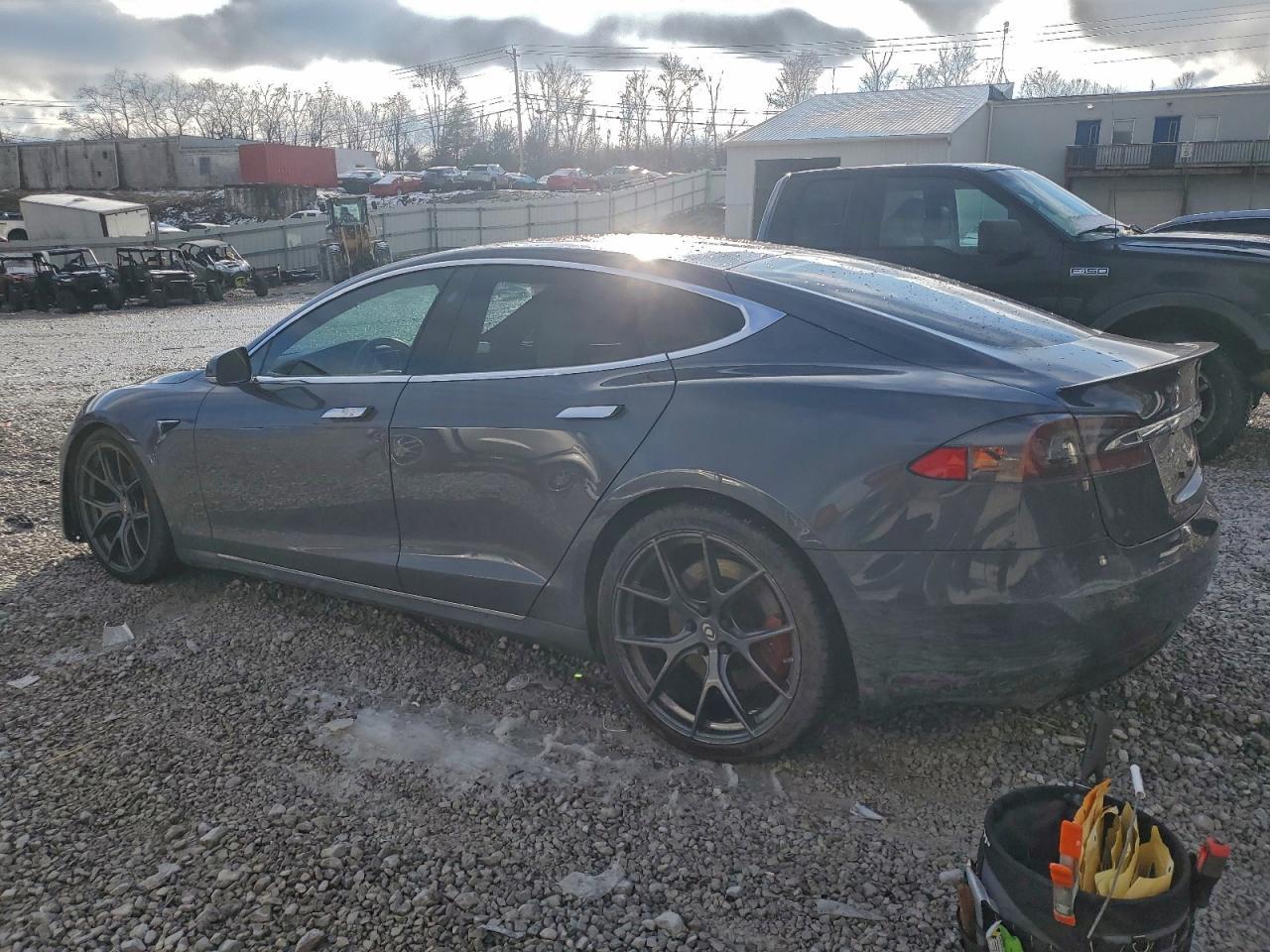 2017 Tesla Model S - Фото 2