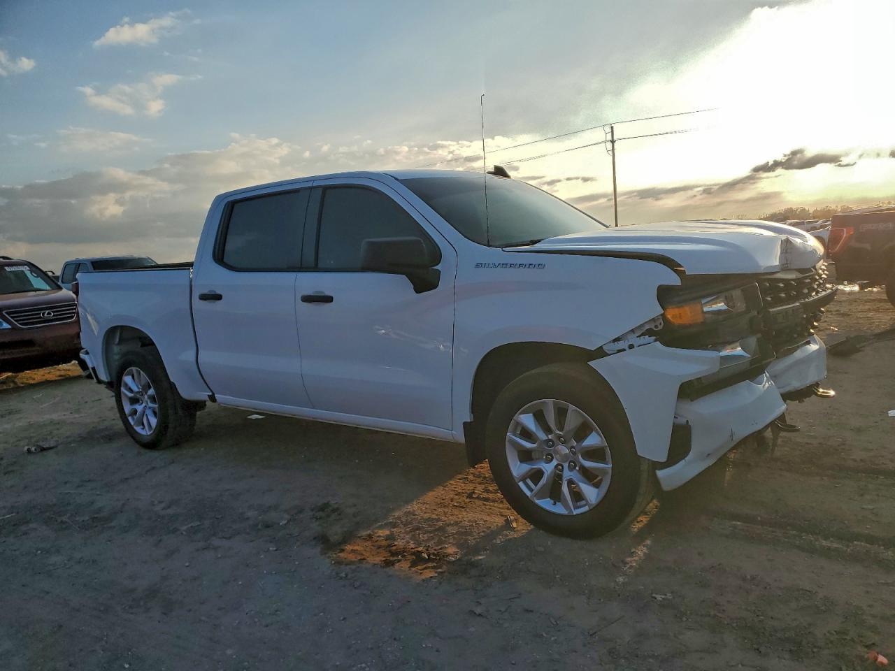 2022 Chevrolet Silverado Ltd C1500 Custom - Фото 4