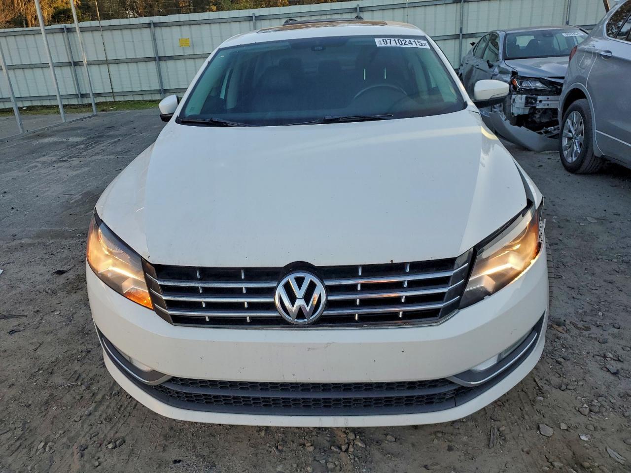 2015 Volkswagen Passat Sel - Image 5
