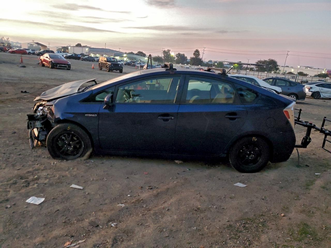 2015 Toyota Prius - Фото 2