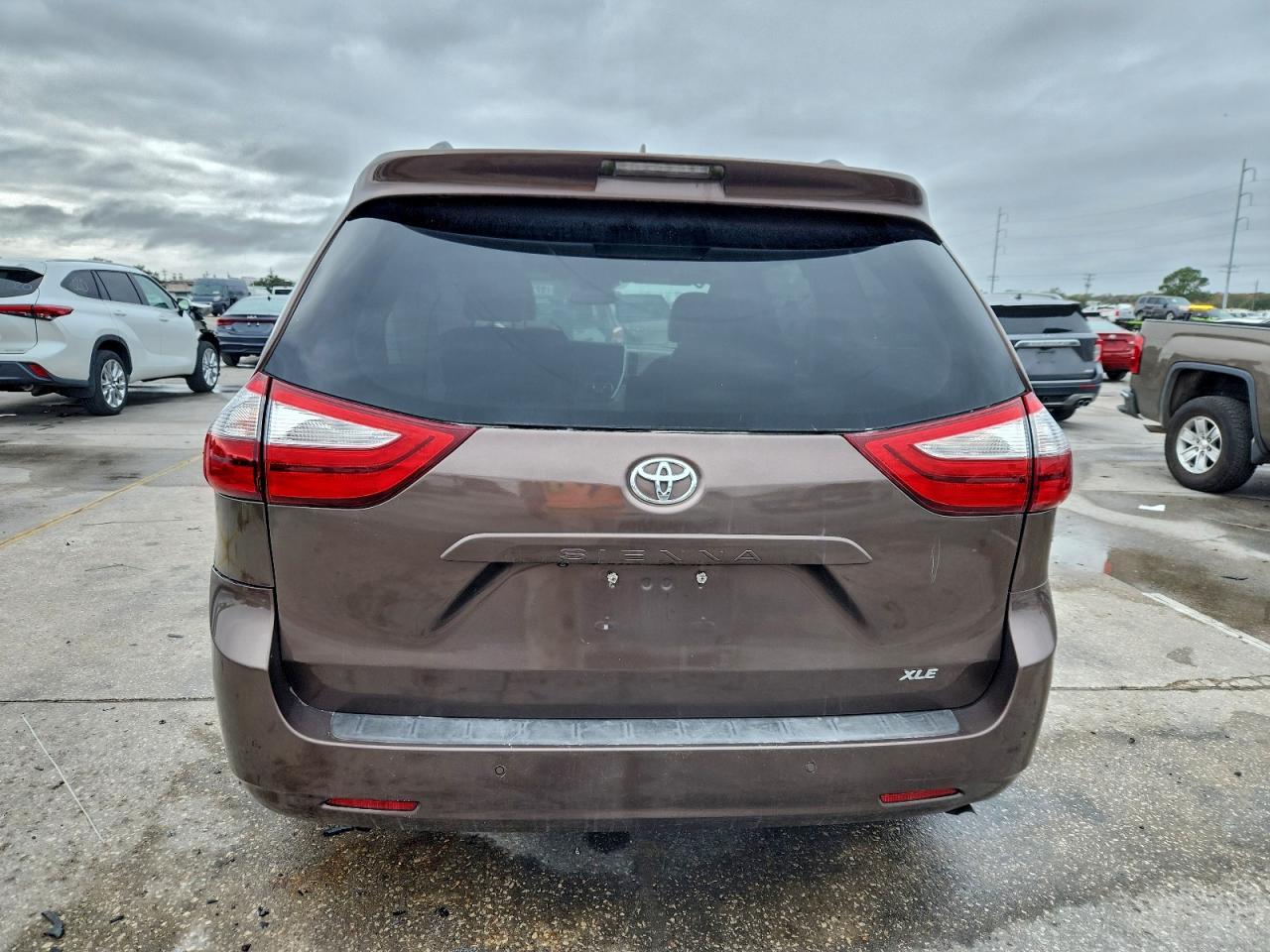 2020 Toyota Sienna Xle - Фото 6
