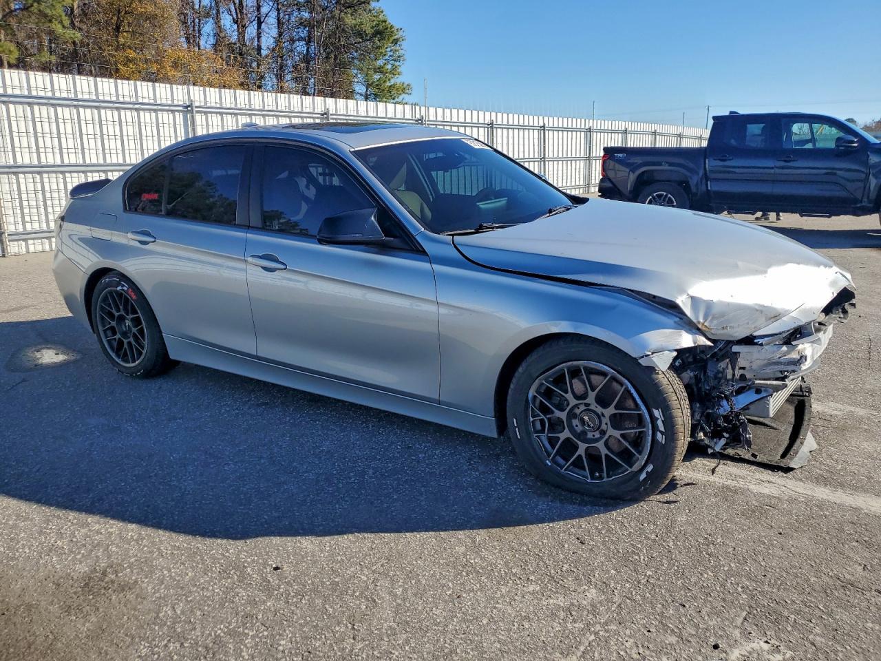2015 BMW 328 Xi Sulev - Image 4