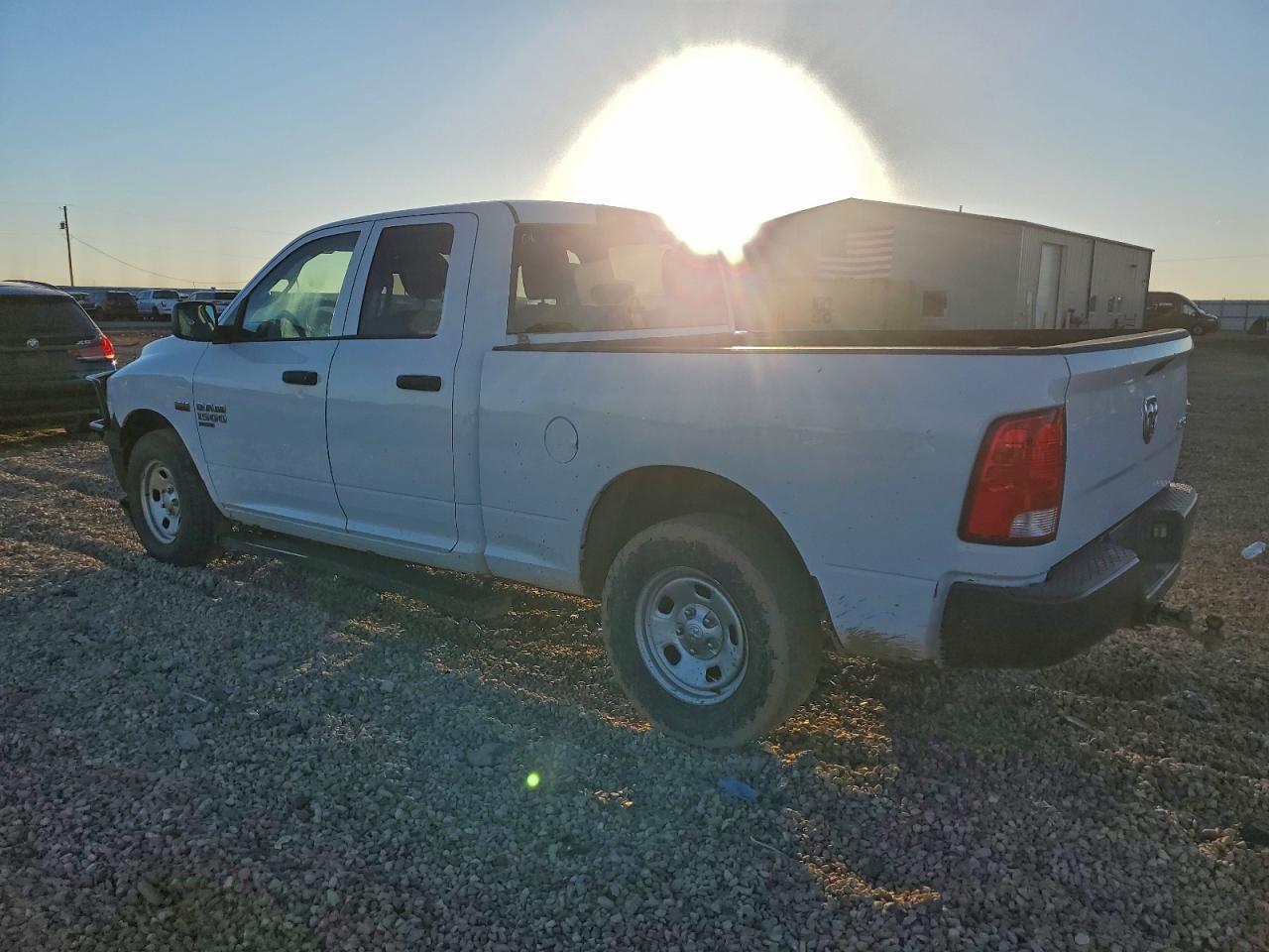 2020 Ram 1500 Classic Tradesman - Фото 2