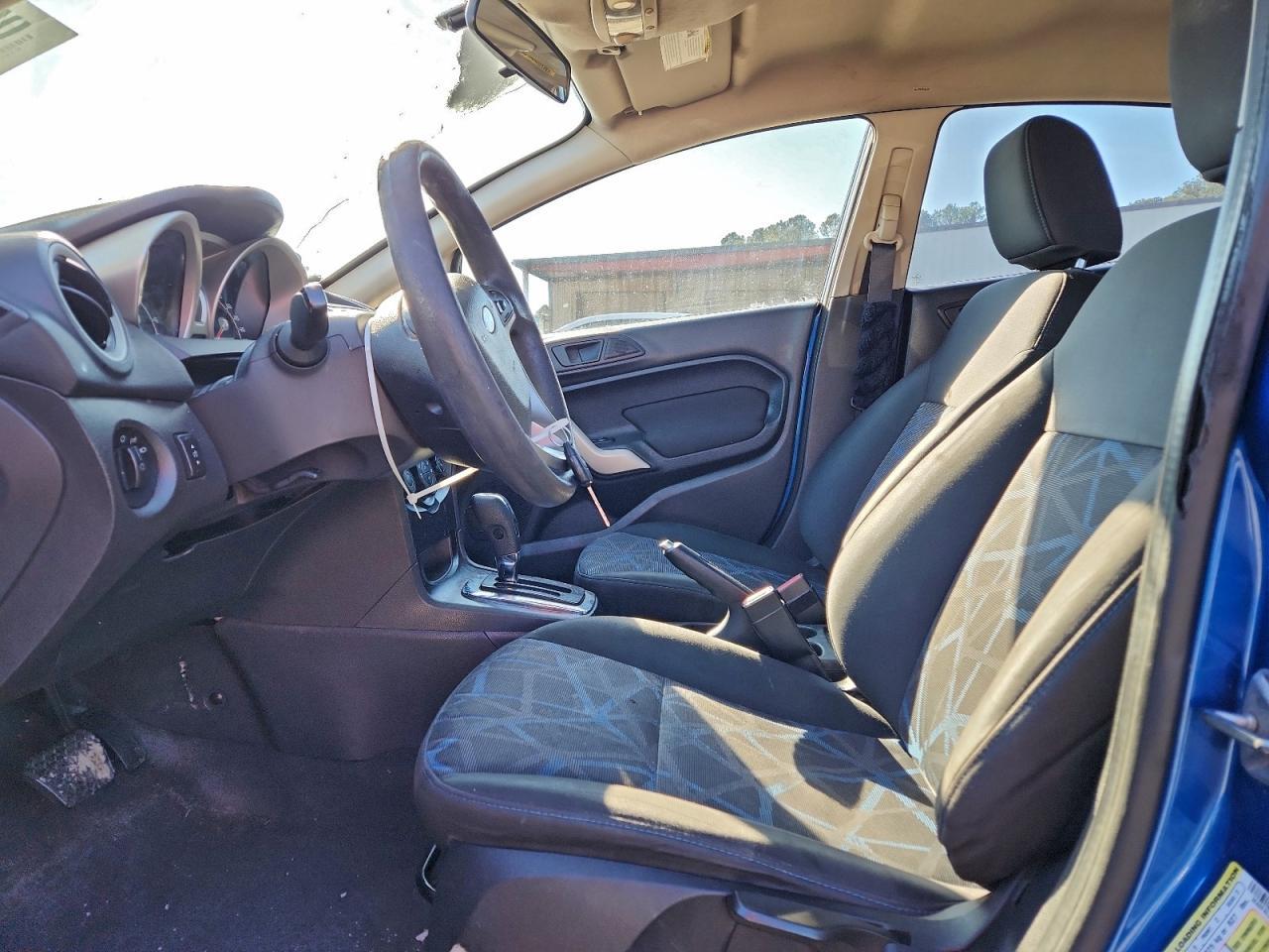 2011 Ford Fiesta Se - Фото 7