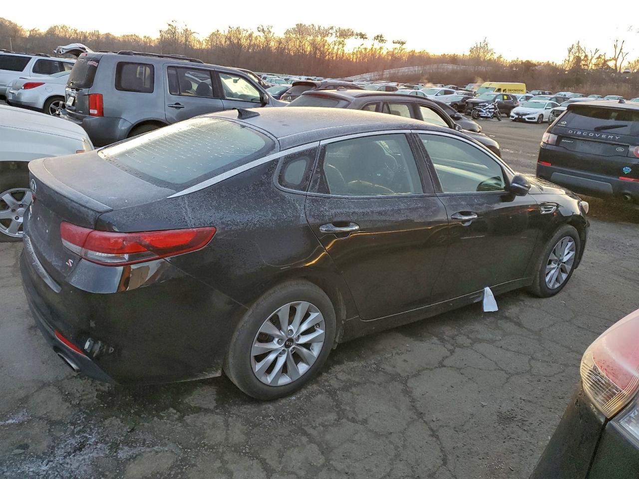 2018 Kia Optima S - Image 3