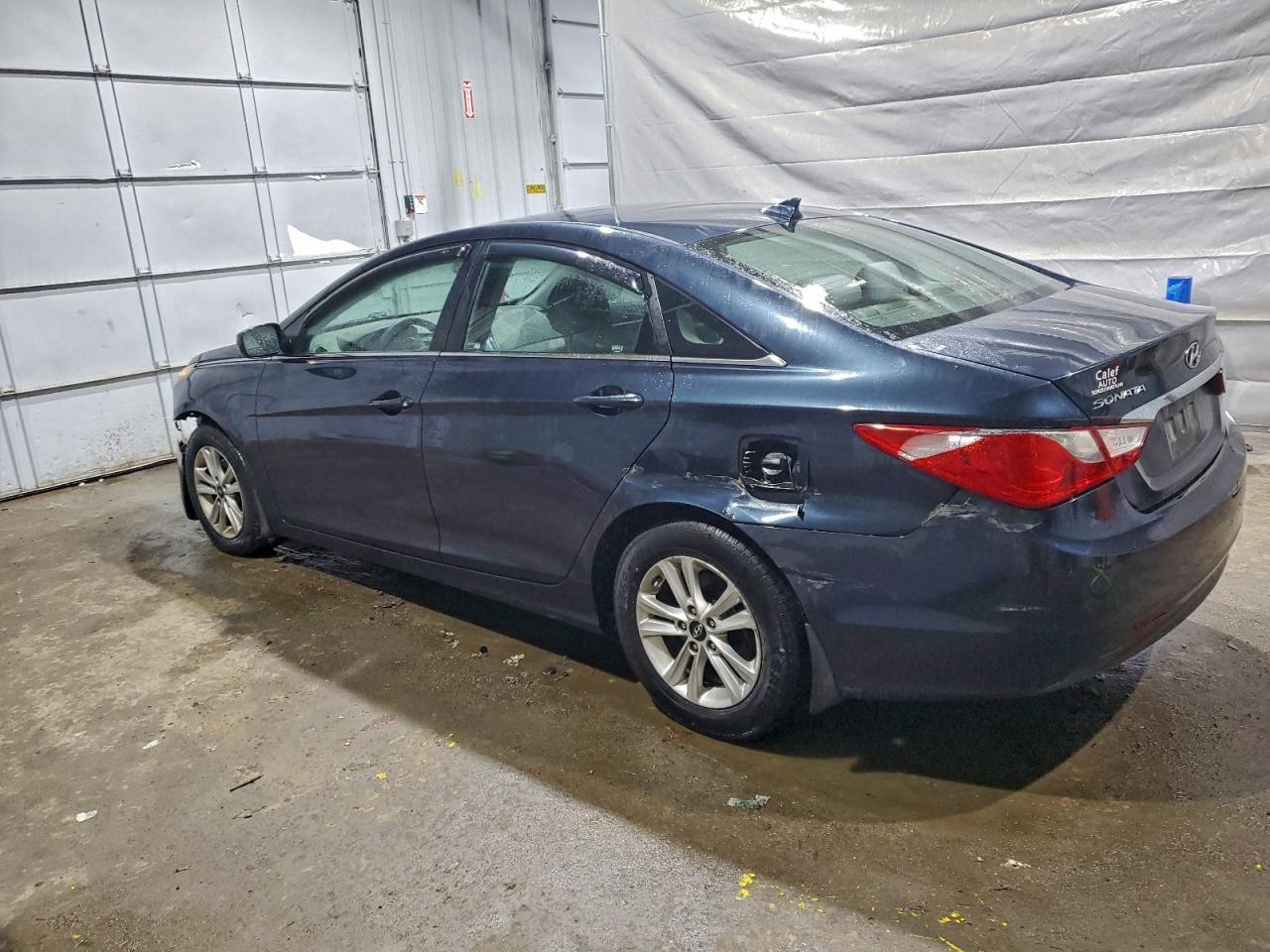 2012 Hyundai Sonata Gls - Image 2