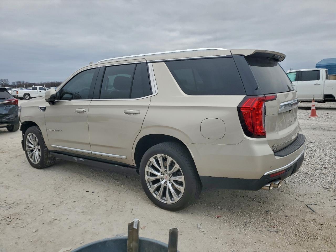 2021 GMC Yukon Denali - Image 2