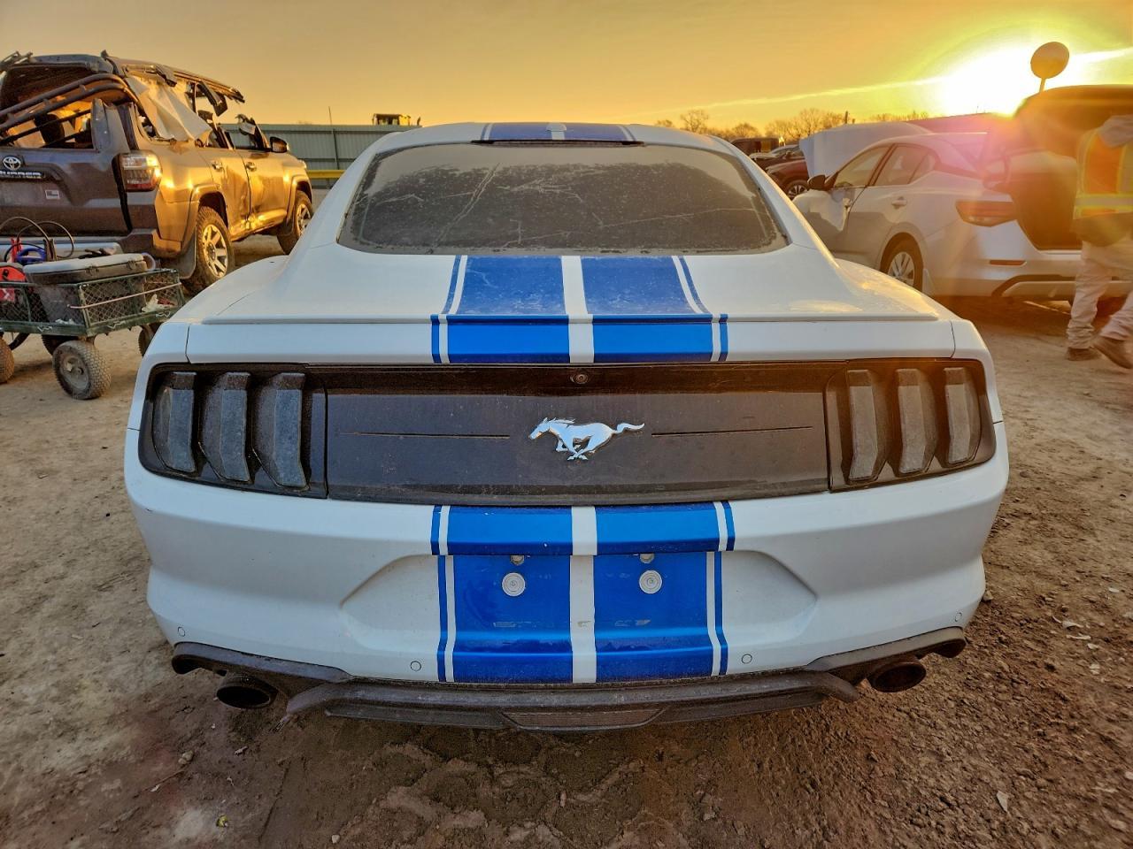 2019 Ford Mustang - Фото 6