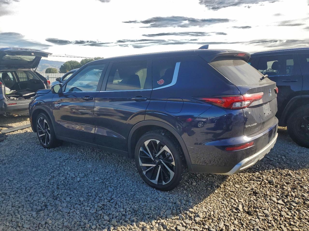 2023 Mitsubishi Outlander Se - Фото 2