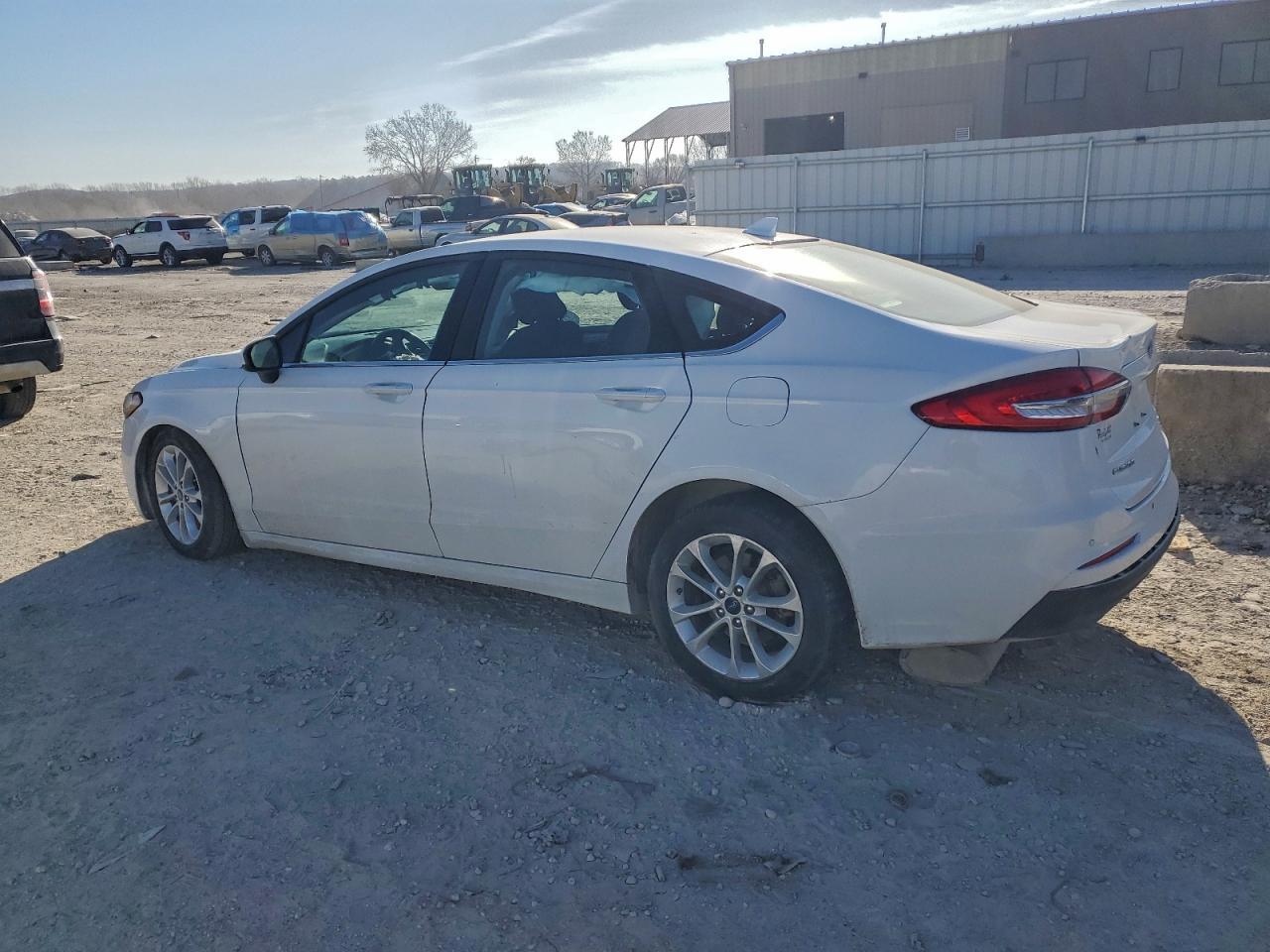 2019 Ford Fusion Se - Фото 2