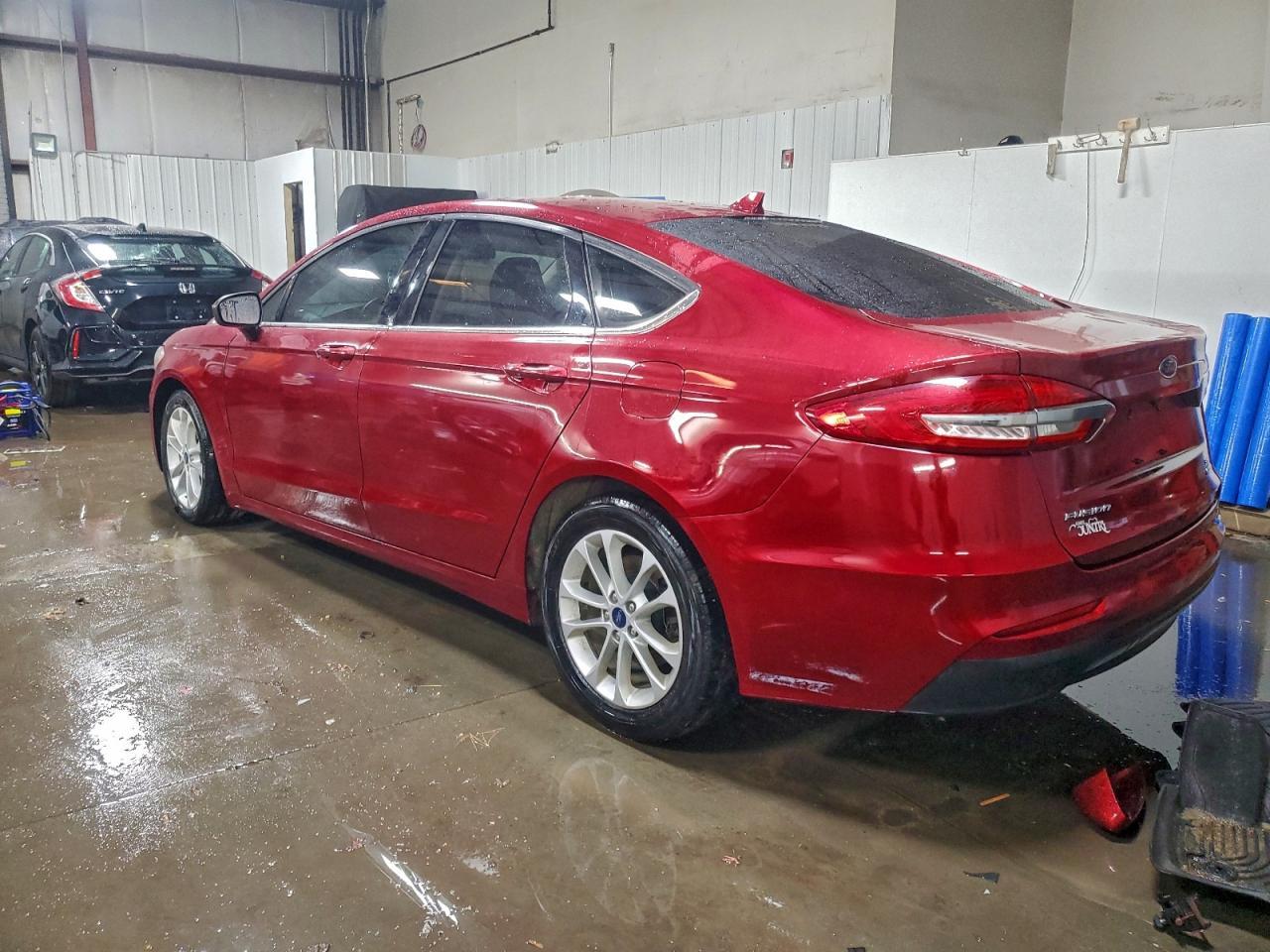 2019 Ford Fusion Se - Image 2