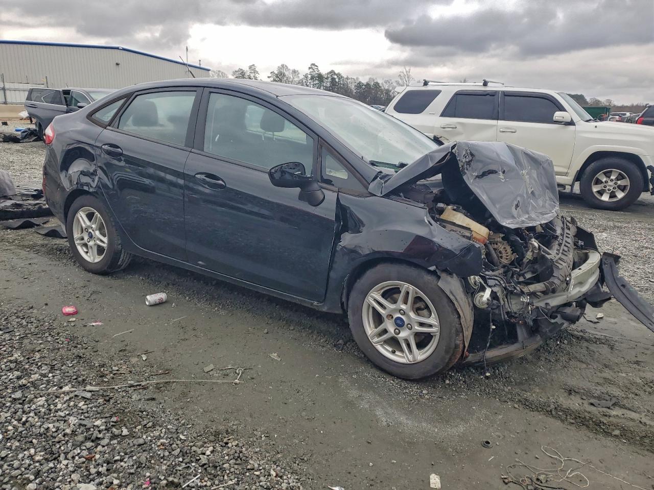 2017 Ford Fiesta Se - Фото 4