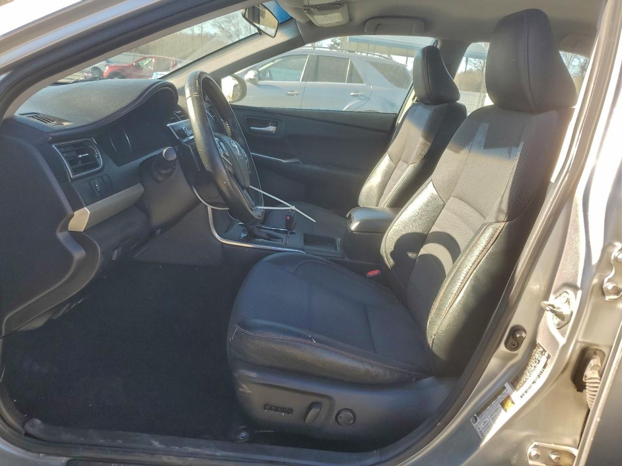 2016 Toyota Camry Le - Image 7