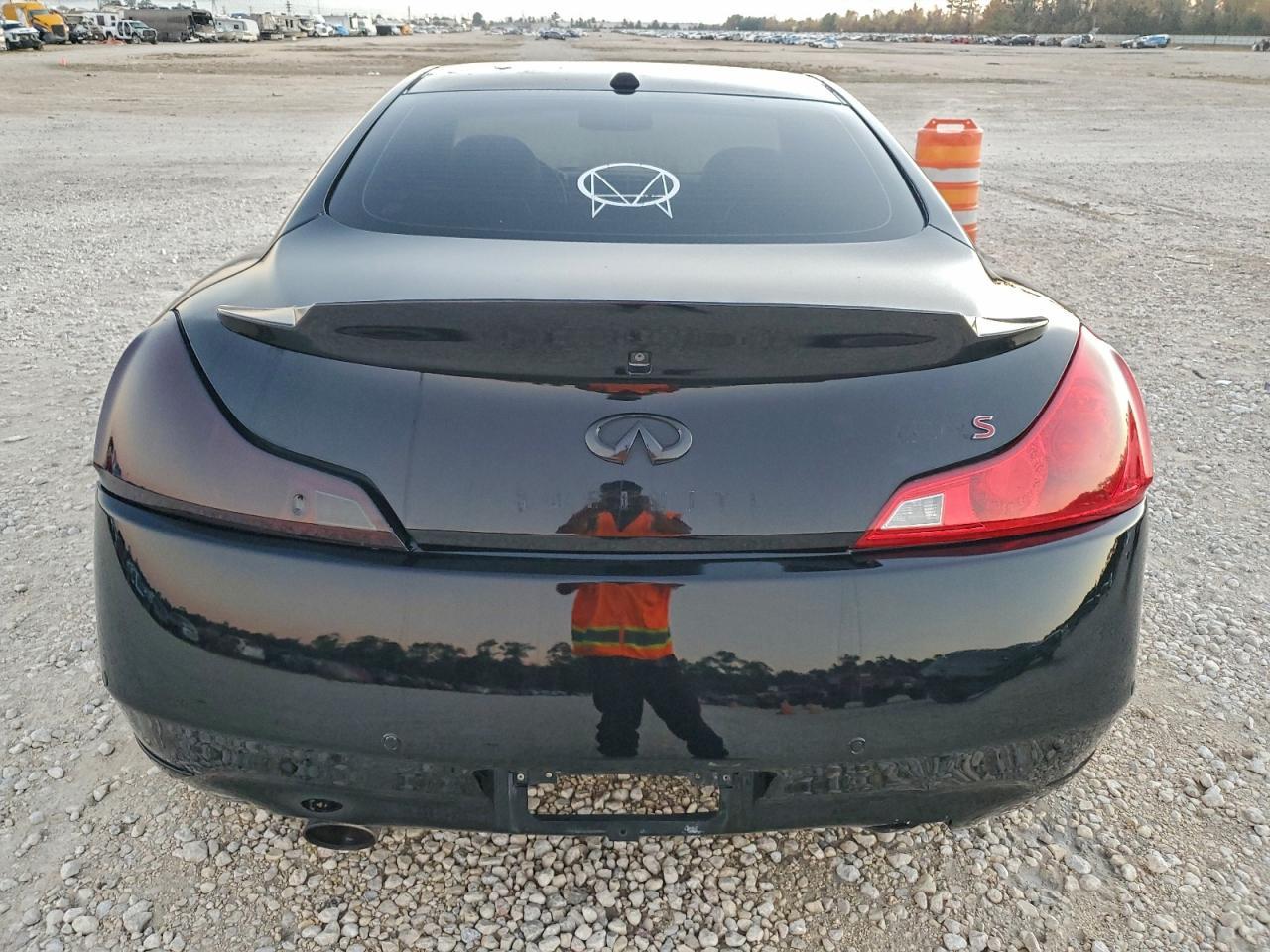 2011 Infiniti G37 - Image 6