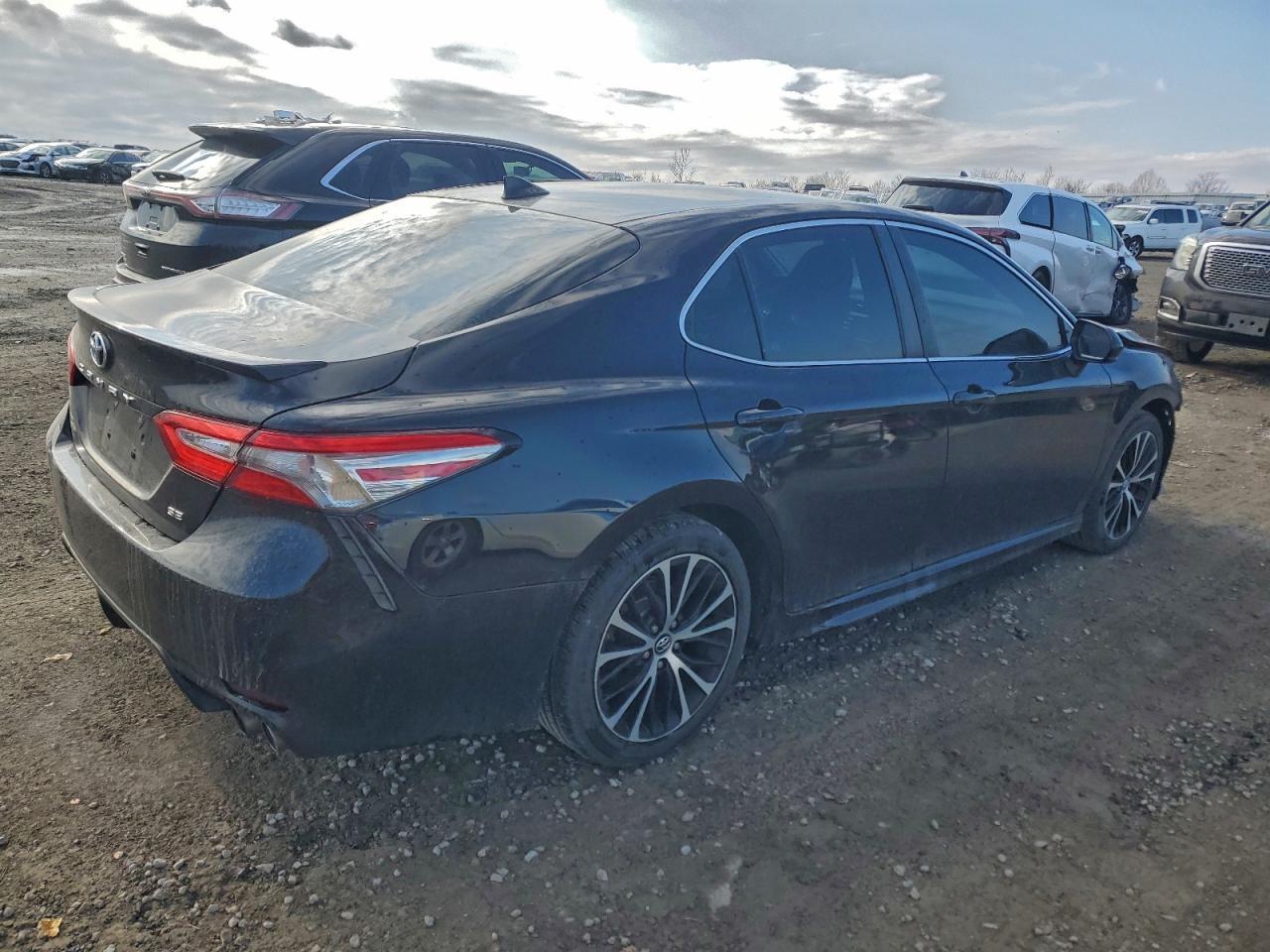 2019 Toyota Camry L - Фото 3