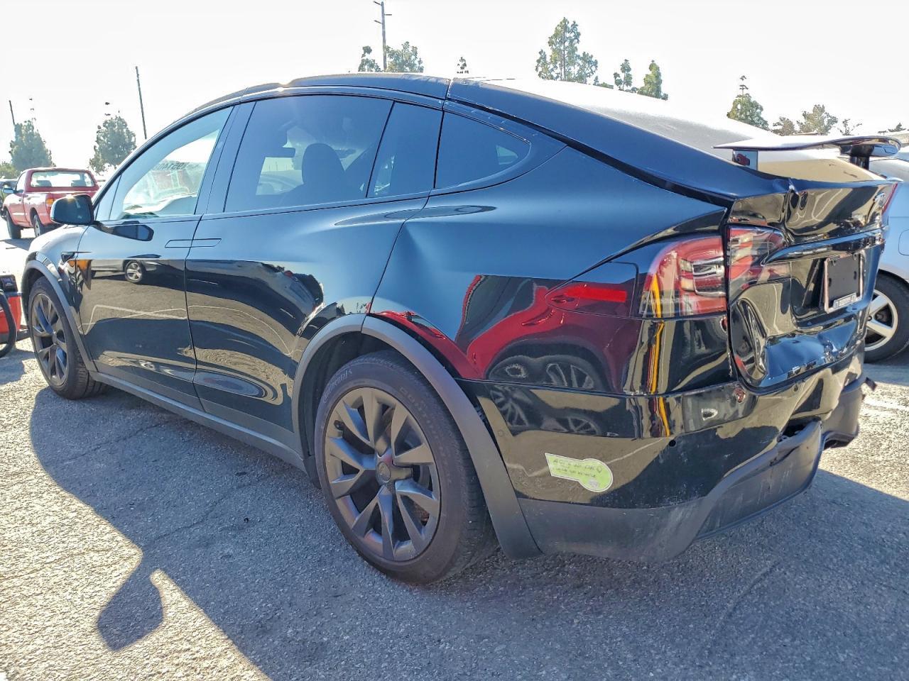 2023 Tesla Model X - Image 2