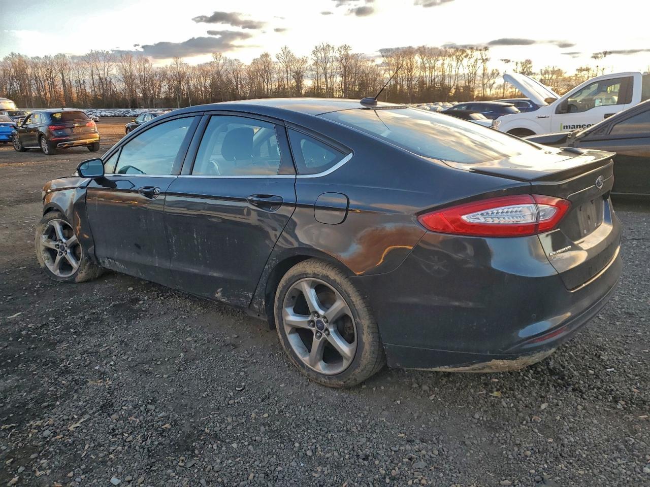 2014 Ford Fusion Se - Фото 2