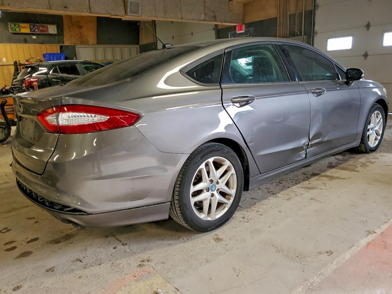 2013 Ford Fusion Se - Фото 3
