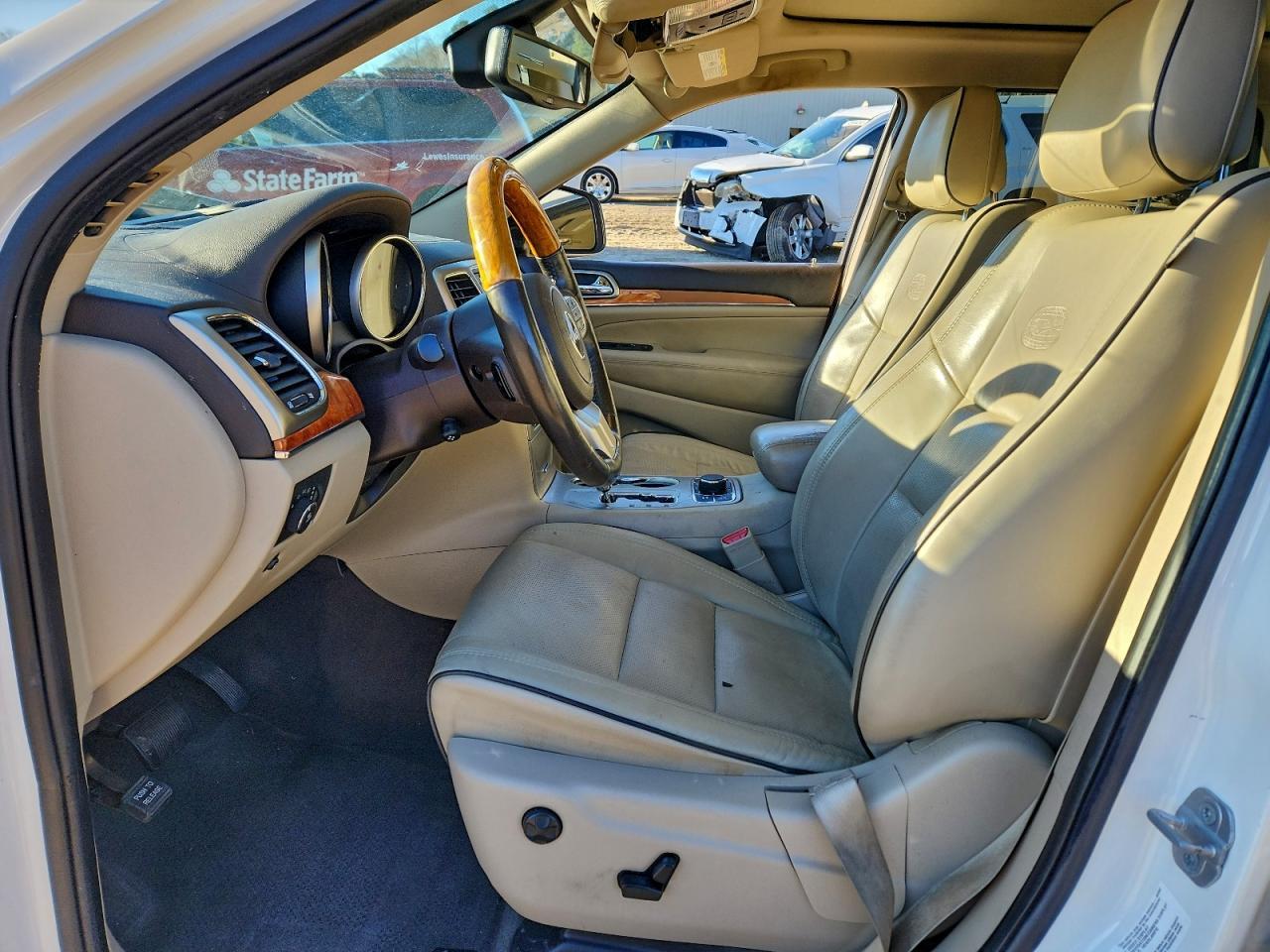 2011 Jeep Grand Cherokee Overland - Image 7