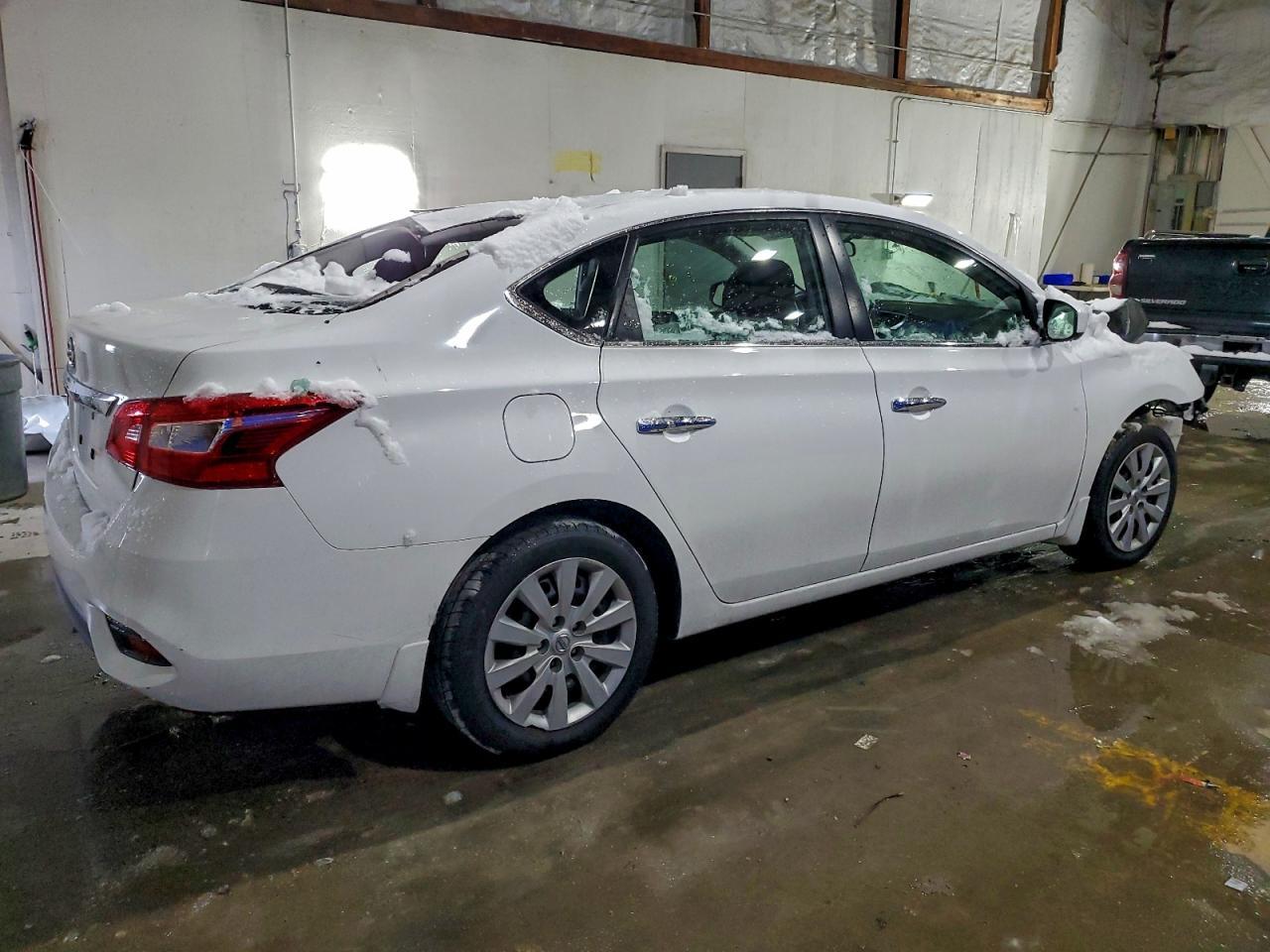 2017 Nissan Sentra S - Фото 3