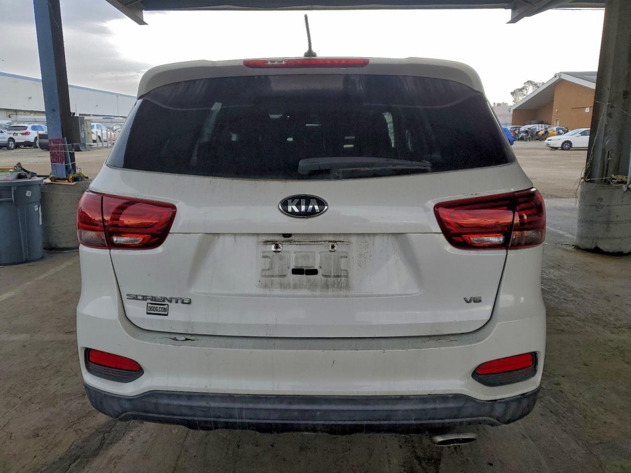 2020 Kia Sorento S - Image 6