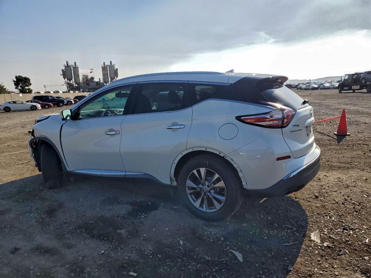 2015 Nissan Murano S - Фото 2