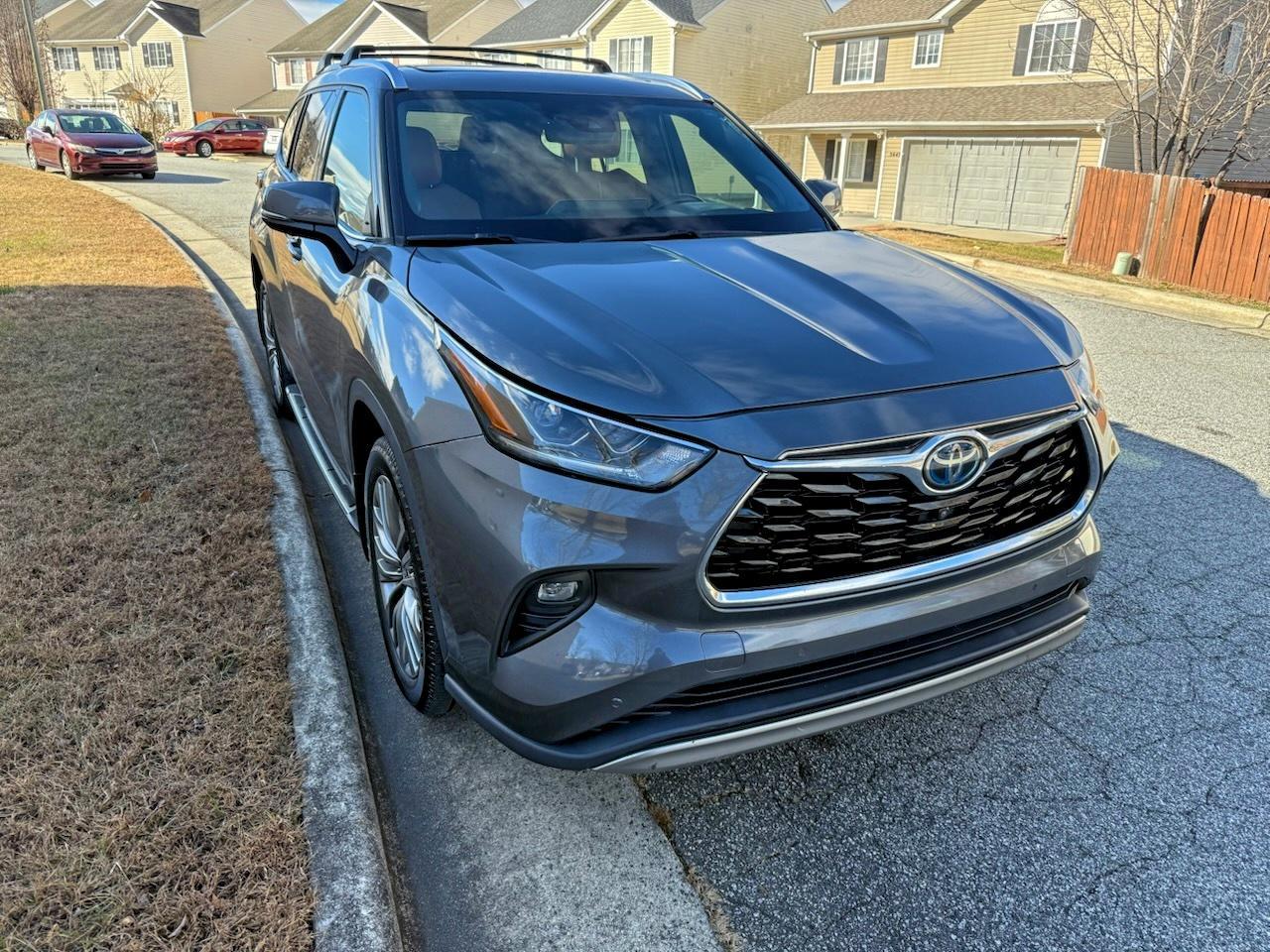 2021 Toyota Highlander Hybrid Platinum