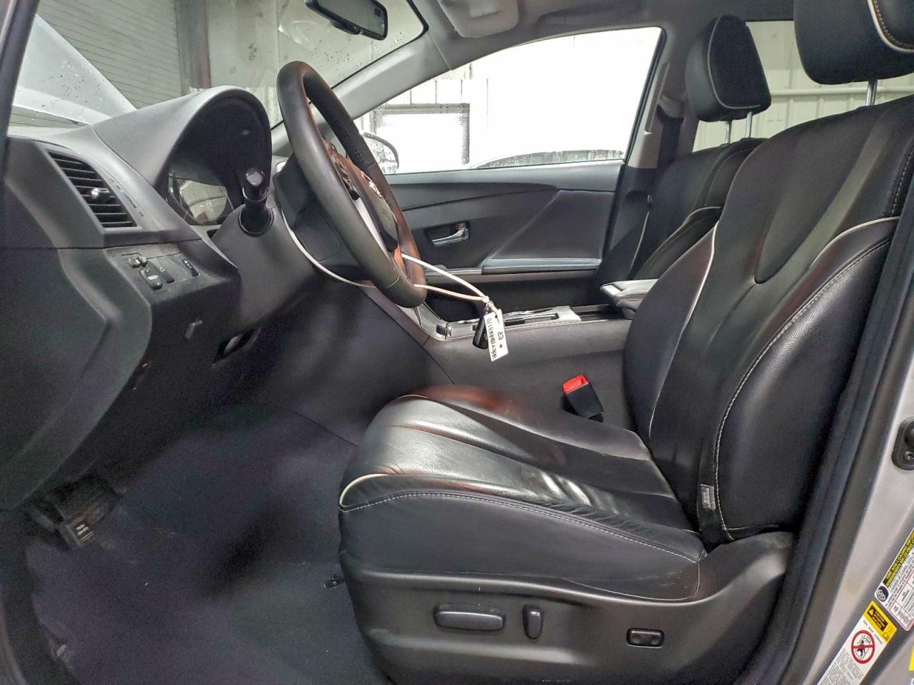 2015 Toyota Venza Le - Image 7