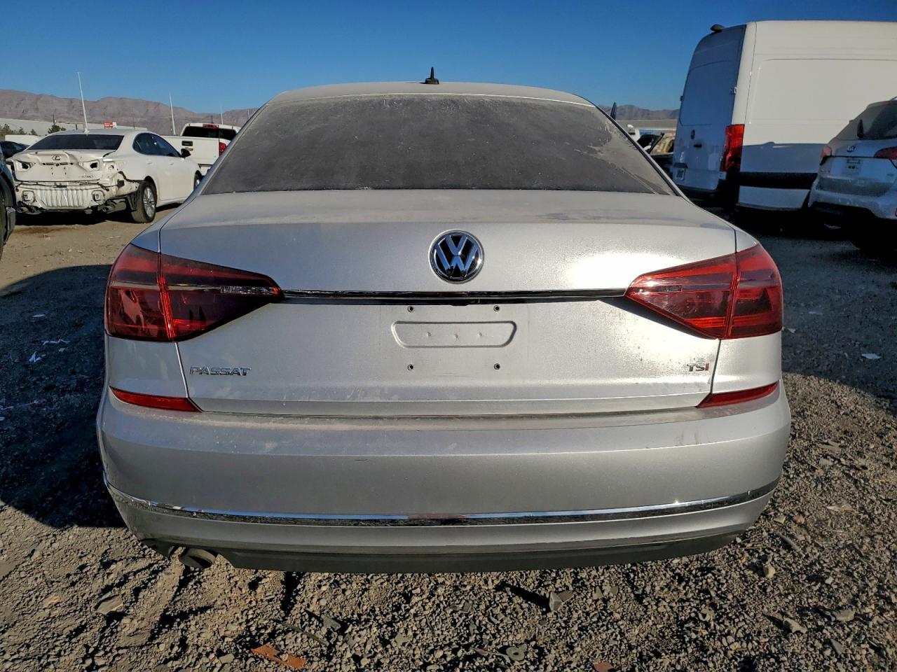 2017 Volkswagen Passat S - Фото 6