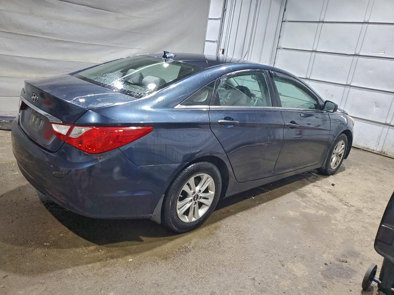 2012 Hyundai Sonata Gls - Image 3