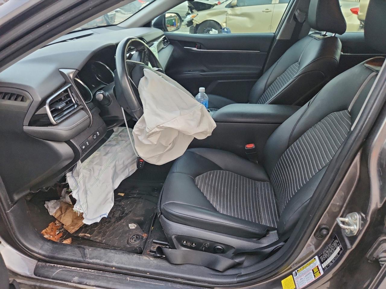 2020 Toyota Camry Se - Фото 7