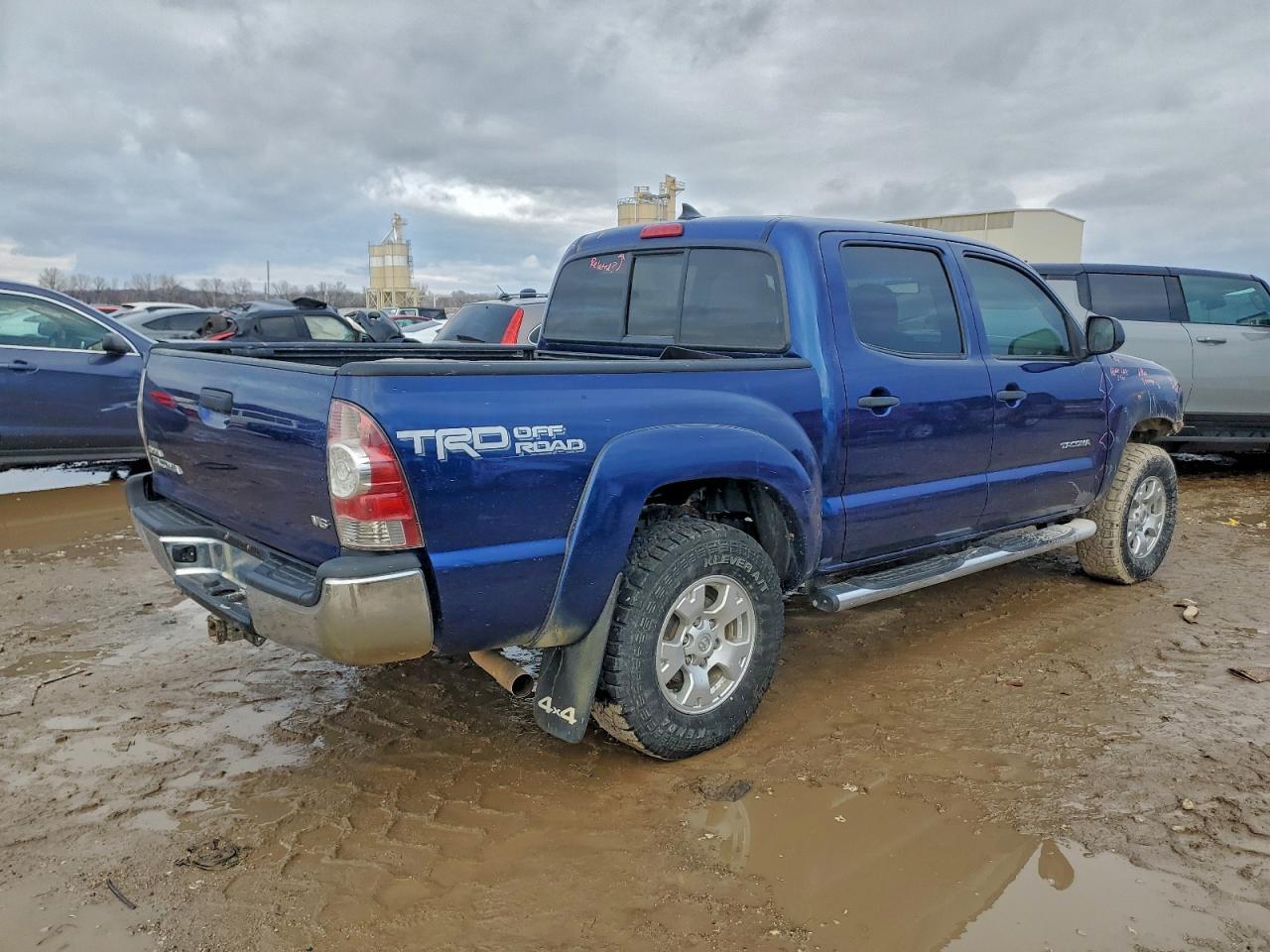 2015 Toyota Tacoma - Image 3