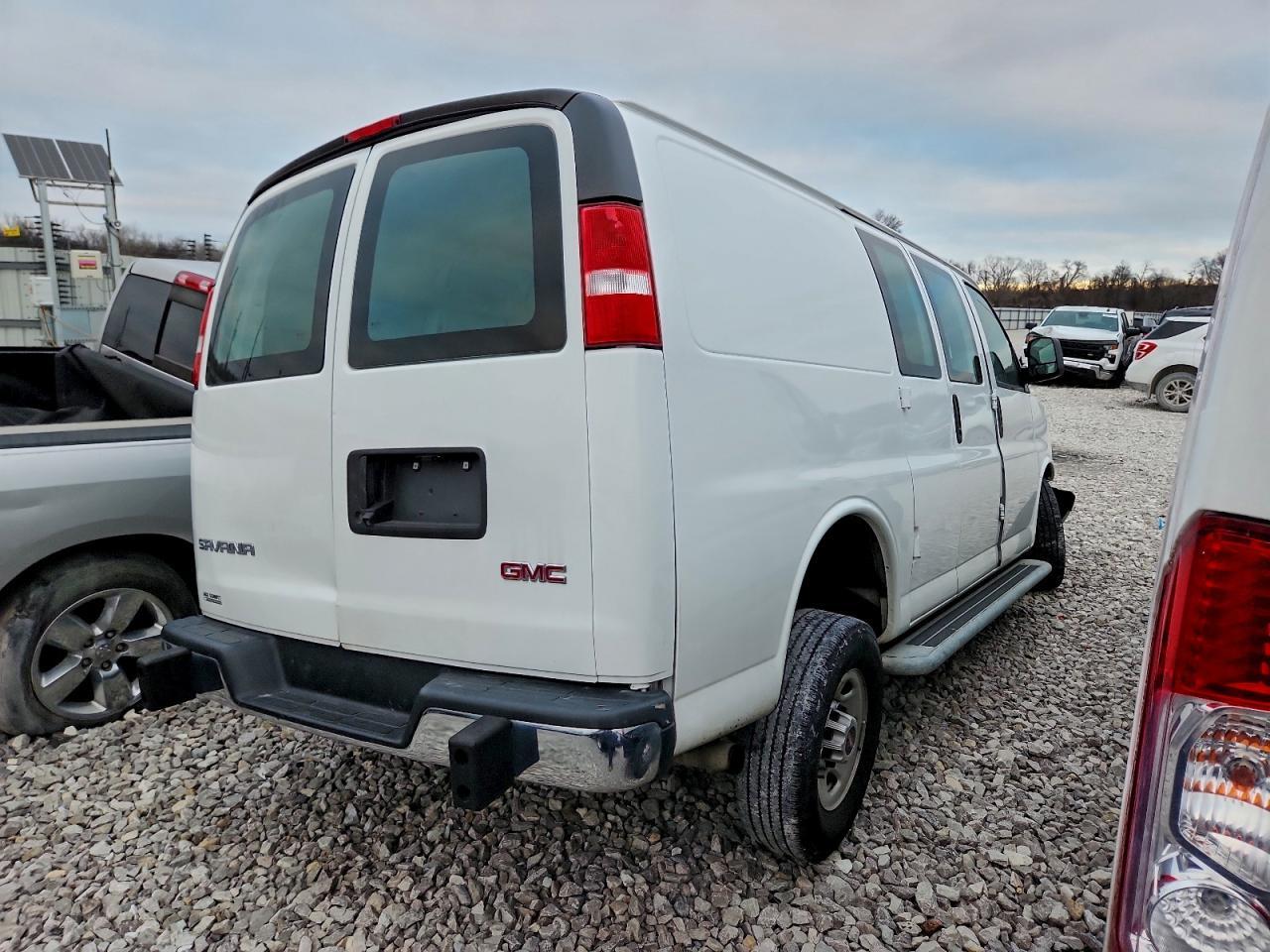 2020 GMC Savana G2500 - Фото 3