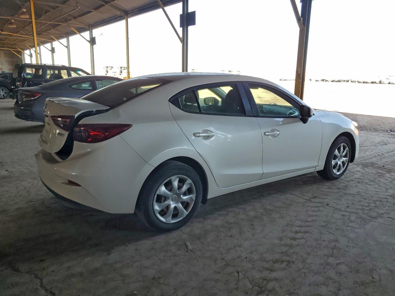 2018 Mazda 3 Sport - Image 3