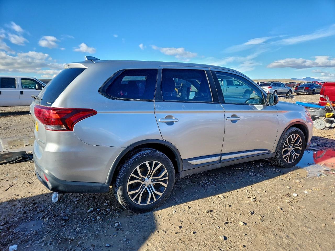 2018 Mitsubishi Outlander Se - Фото 3