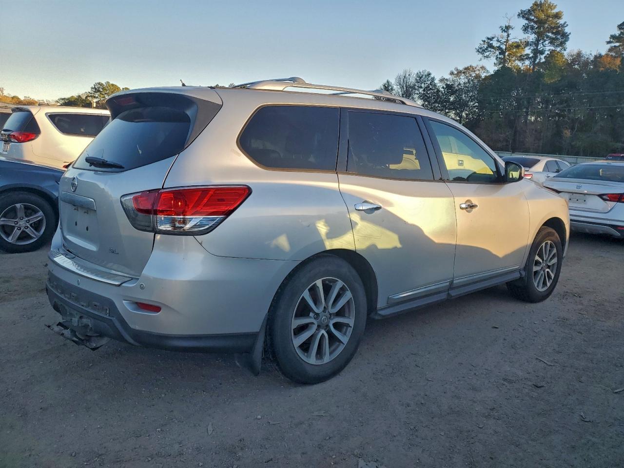 2014 Nissan Pathfinder S - Фото 3