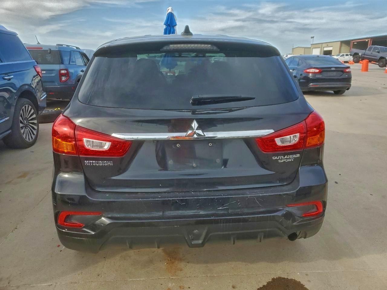 2018 Mitsubishi Outlander Sport Es - Image 6