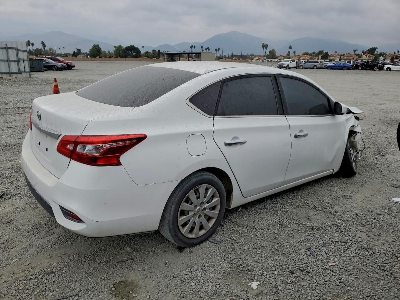 2018 Nissan Sentra S - Фото 3