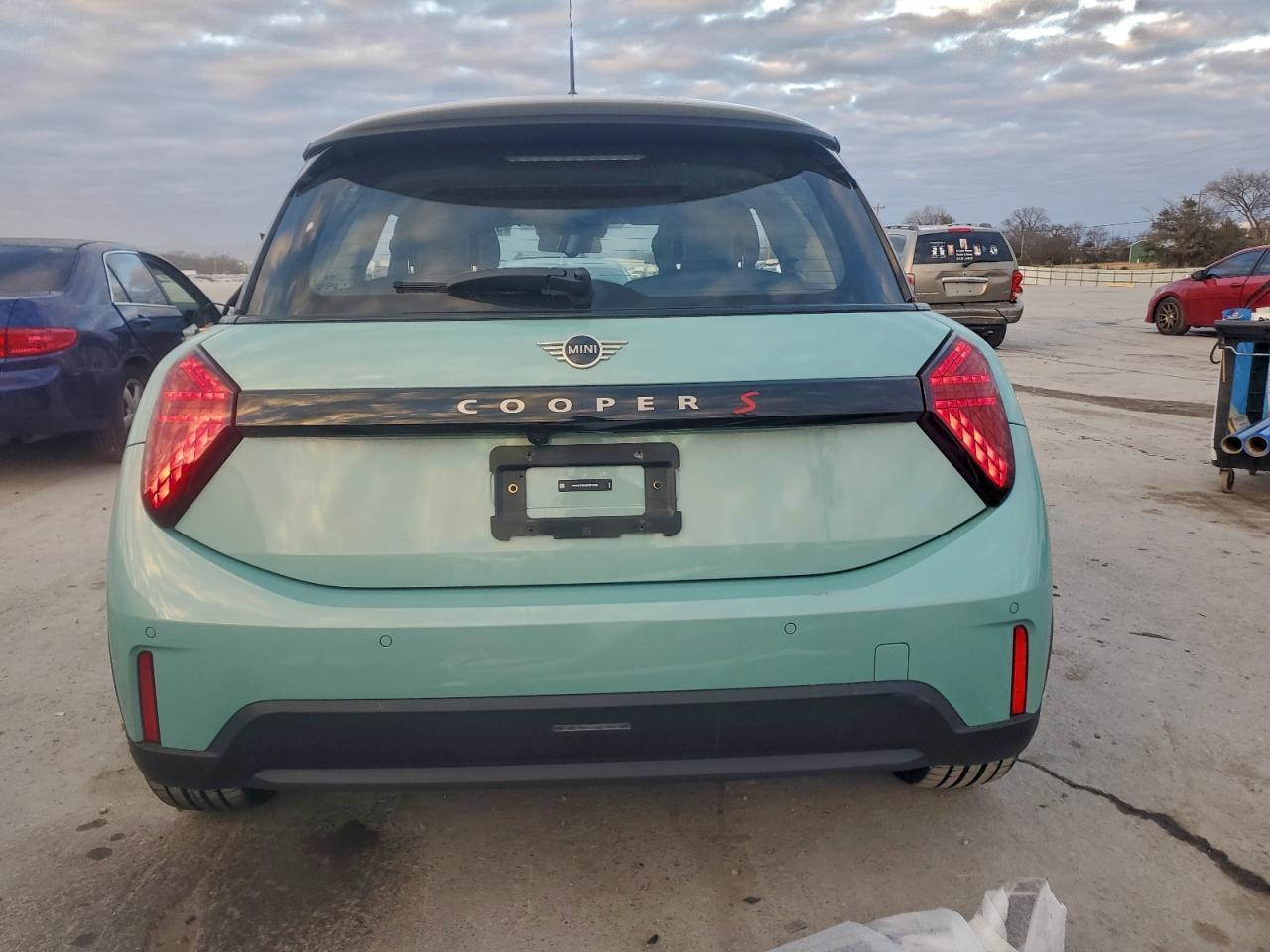2025 Mini Cooper S - Фото 6