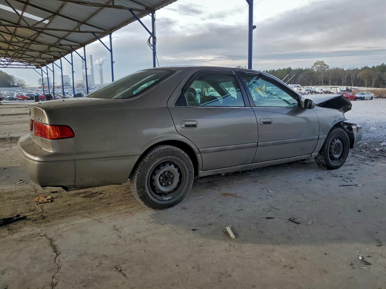 2000 Toyota Camry Ce - Image 3