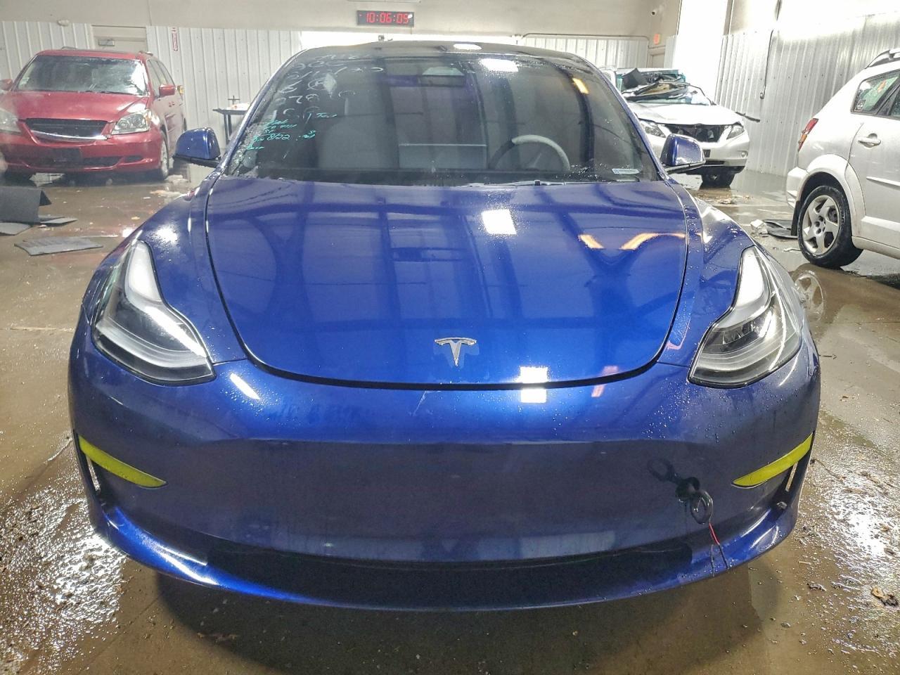 2022 Tesla Model 3 - Image 5