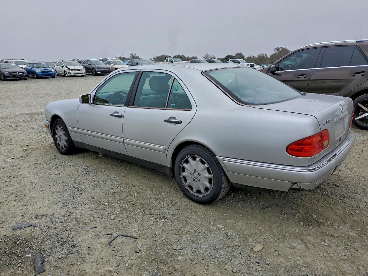 1998 Mercedes-Benz E 320 - Image 2
