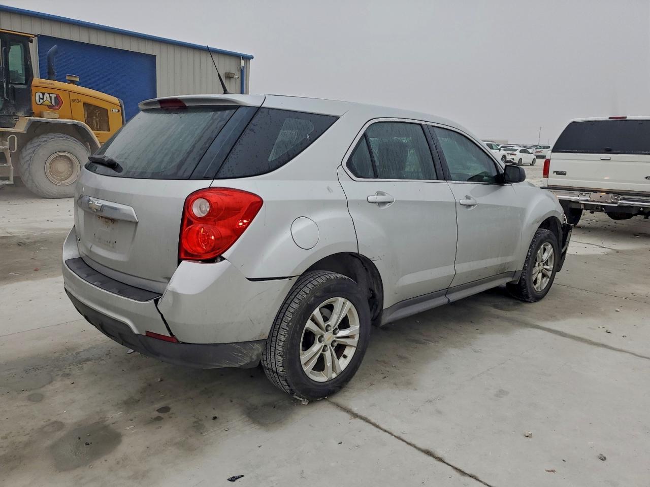 2011 Chev Equinox Ls - Image 3