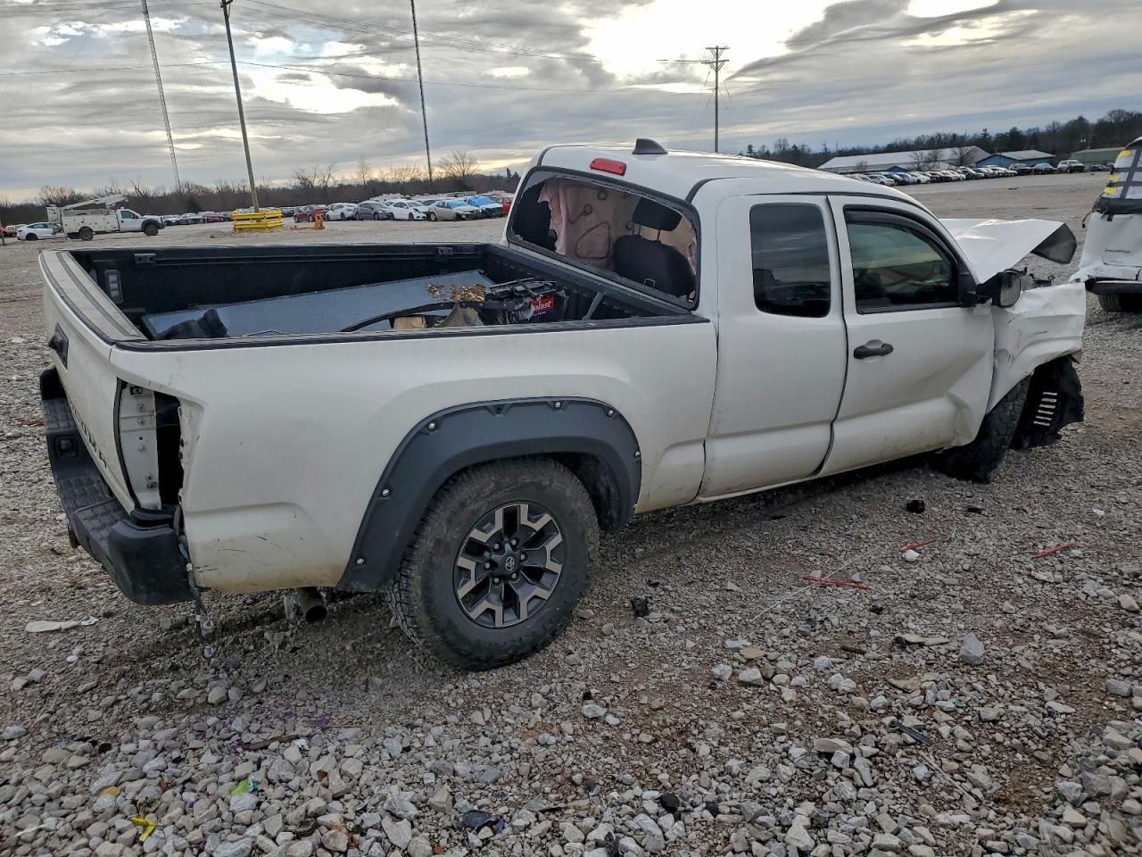 2021 Toyota Tacoma Access Cab - Image 3