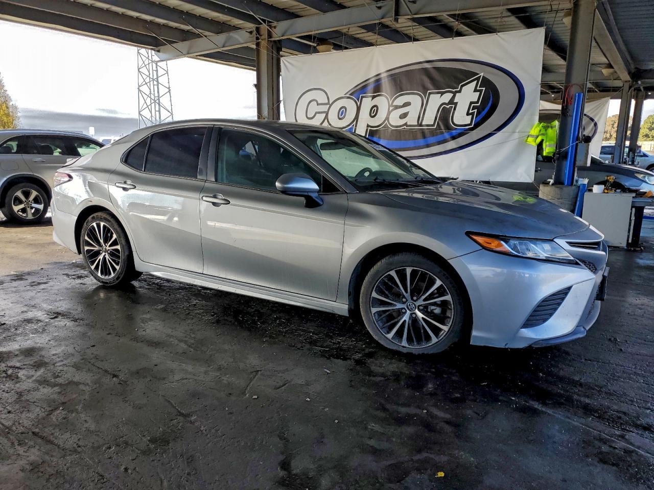 2018 Toyota Camry Se - Image 4