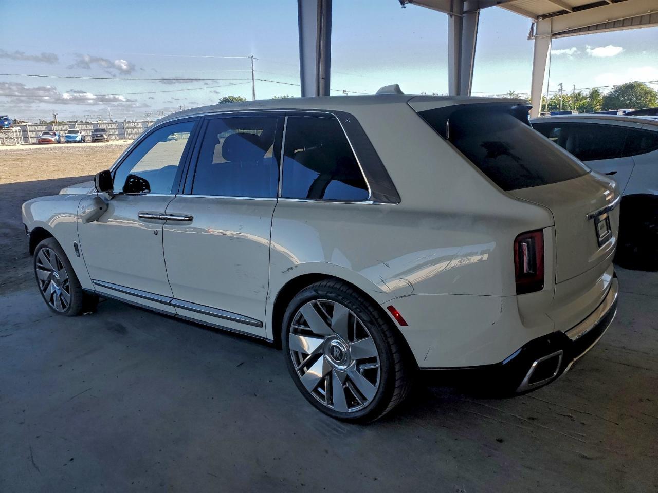 2025 Rolls-Royce Cullinan - Image 2