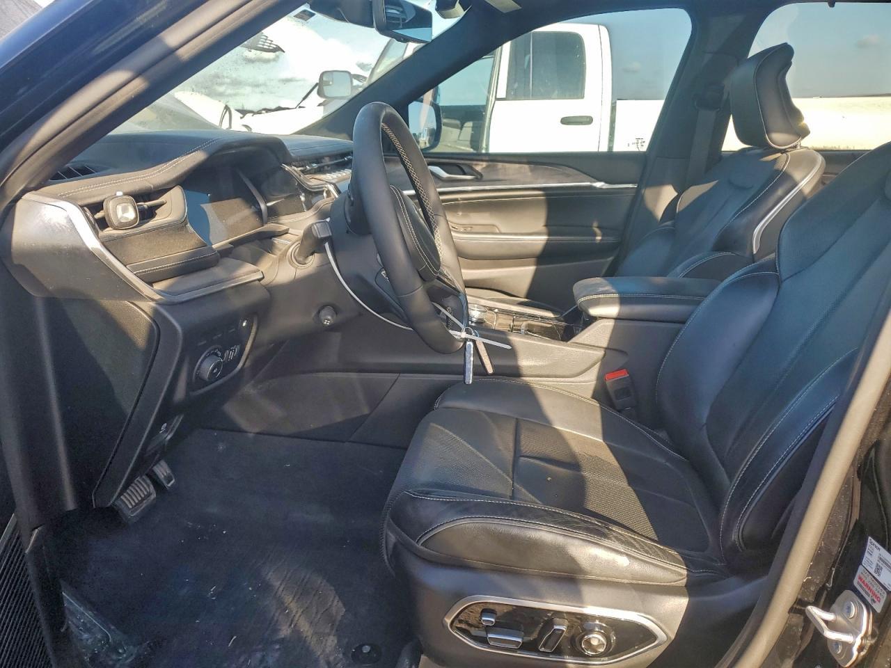 2022 Jeep Grand Cherokee Overland 4Xe - Фото 7